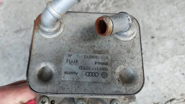 VW Touareg II 3.6 FSI Olje Filter Fäste image 5