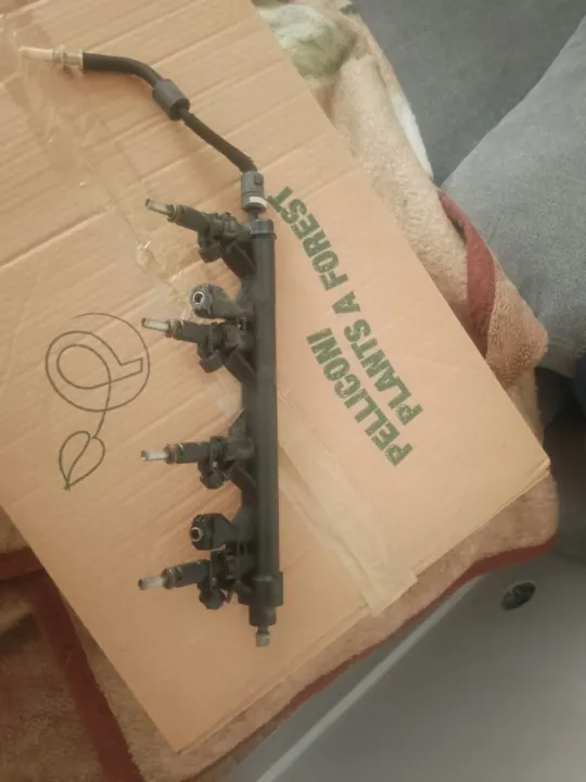 Injector OEM 55990088 para 1.6 VTi 120 cv image 2
