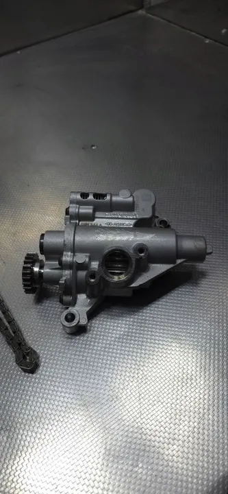 Bomba de aceite usada OEM 06H115105DF para Audi image 5
