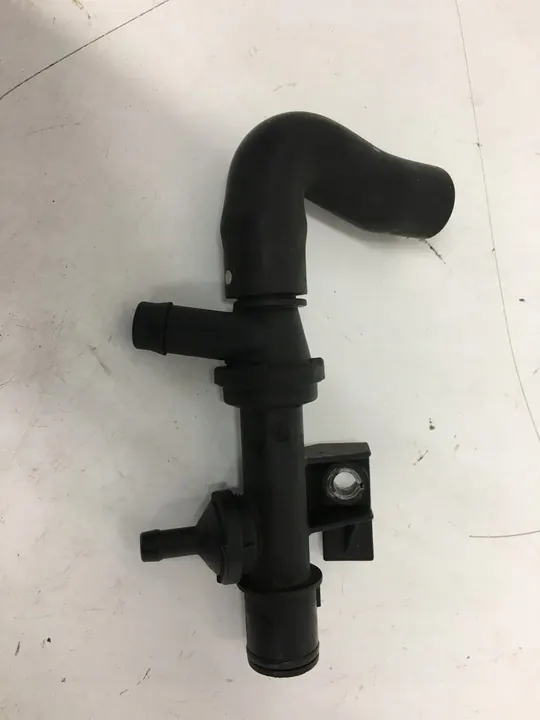 AUDI A3 8V GOLF VII LEON 1.4 TFSI Schlauch 03C103175G image 7