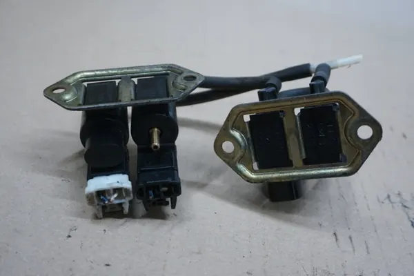 Unterdruckventil MAZDA B2500 OEM - 2.5 TD 2001 image 4