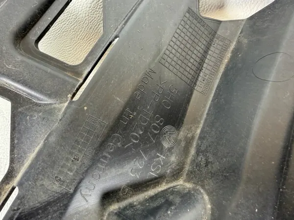 OEM 5H0807723B Framstötskådes skjutfäste för Golf VIII GTI image 5