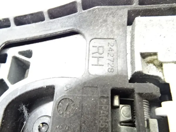 Fram höger dörrlås PEUGEOT 3008 II 6 pin image 3