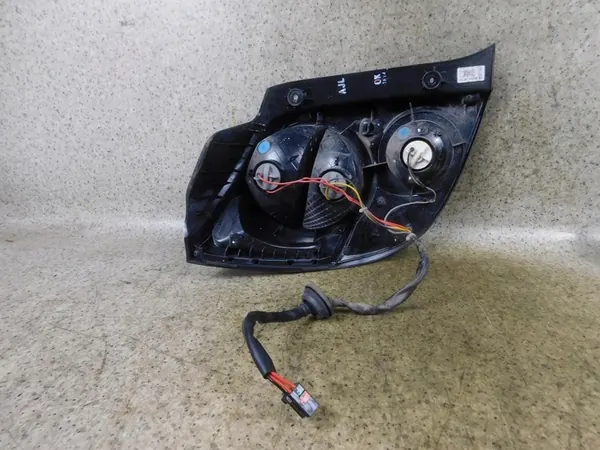 LÁMPARA TRASERA IZQUIERDA O DERECHA CHEVROLET AVEO T300 96830975 96830976 image 3