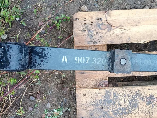 Ressort à lames arrière OEM A9073209101 Mercedes image 3