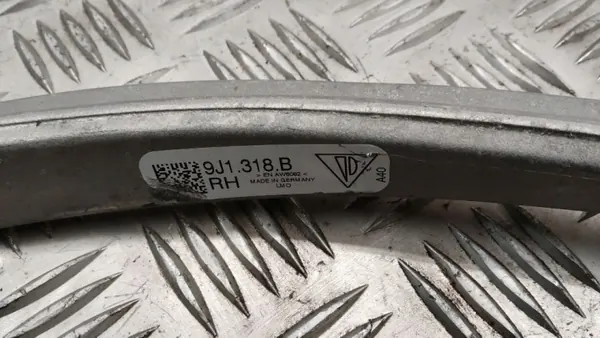 Lien de stabilisateur avant Audi E-tron GT OEM 9J1318B image 4