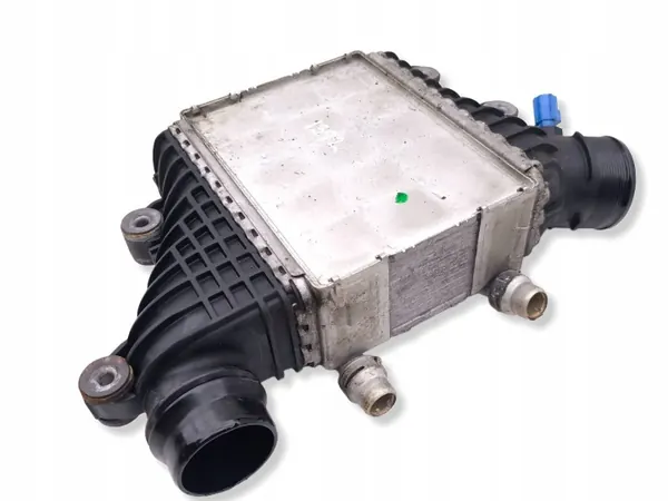 Land Rover Evoque II 2021 Intercooler OEM GJ329L440AD image 2