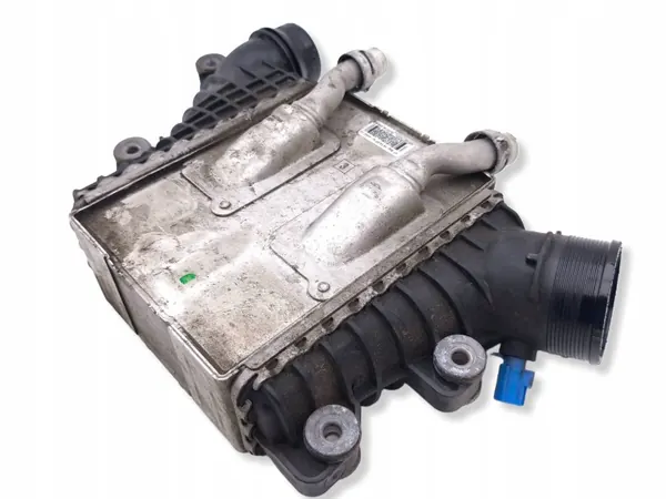 Land Rover Evoque II 2021 Intercooler OEM GJ329L440AD image 6