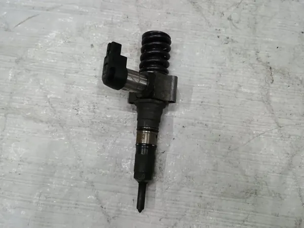 Polttoainesuutin OEM 03G130073D VW 2.0 TDI:lle image 2