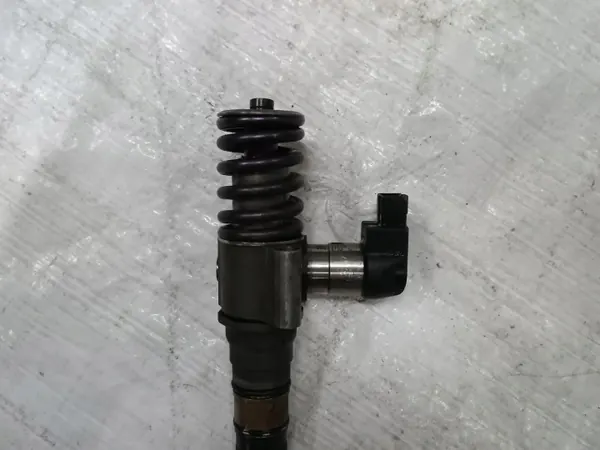 Polttoainesuutin OEM 03G130073D VW 2.0 TDI:lle image 3