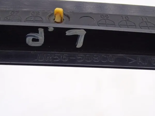 UR56508C0 Ford OE Garniture Pare-brise Gauche 06-11 image 3