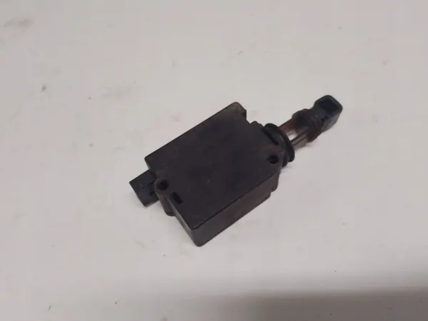 OEM 8377569 Atuador de fechadura porta-malas BMW 5 E39 Sedan image 3