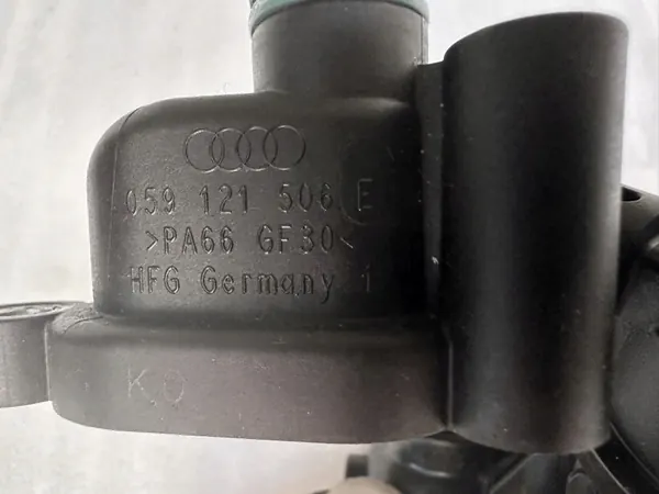 Válvula de resfriamento AUDI A5 A6 VW 3.0 TDI OEM 059121737 image 2