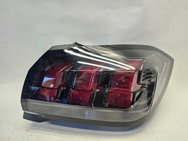 Luz trasera derecha Peugeot 208 II 2019+ OEM 9823216580 image 3