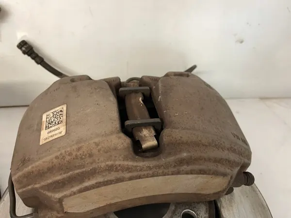 Étriers de frein avant OEM 8W05BG 8W06BG Audi A4 B9 image 3