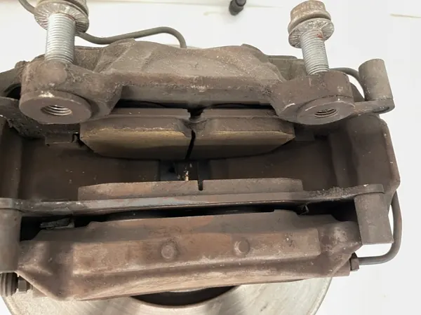 Étriers de frein avant OEM 8W05BG 8W06BG Audi A4 B9 image 9