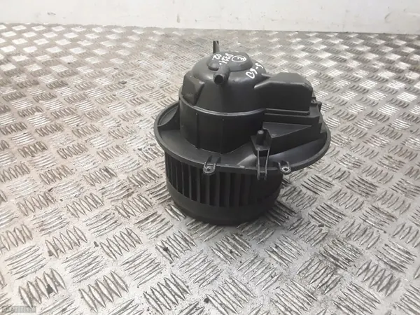 Volvo Värmefläkt OEM LHD28417 - Begagnad image 3