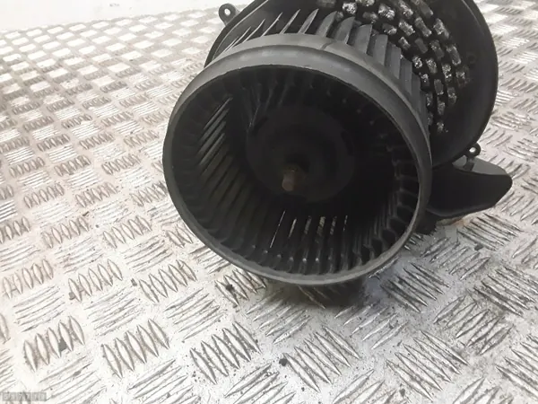 Volvo Värmefläkt OEM LHD28417 - Begagnad image 4