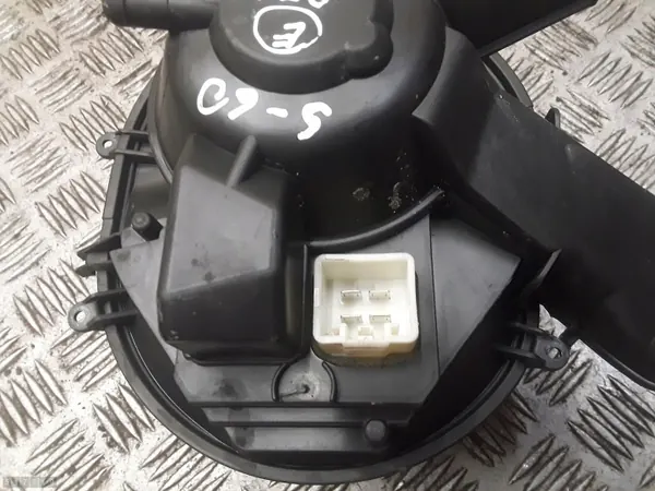 Volvo Värmefläkt OEM LHD28417 - Begagnad image 5
