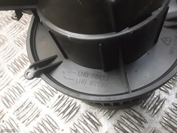 Volvo Värmefläkt OEM LHD28417 - Begagnad image 6
