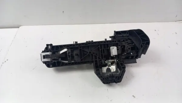 Marco de manija de puerta trasera derecha Mercedes Clase C W204 OEM image 3