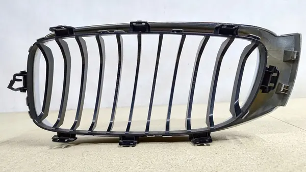 BMW 3 GT F34 Right Grill 51137294804 Original image 4