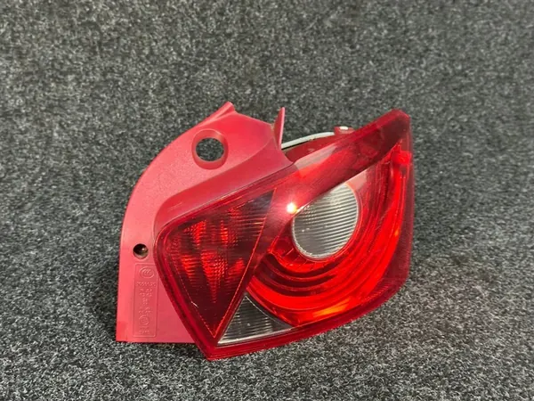 SEAT OE 6J4 945 096 H lámpara trasera image 2
