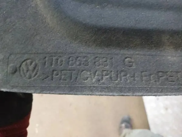 VW TOURAN 2014 Motorhaubenisolierung 1T0863831G image 3