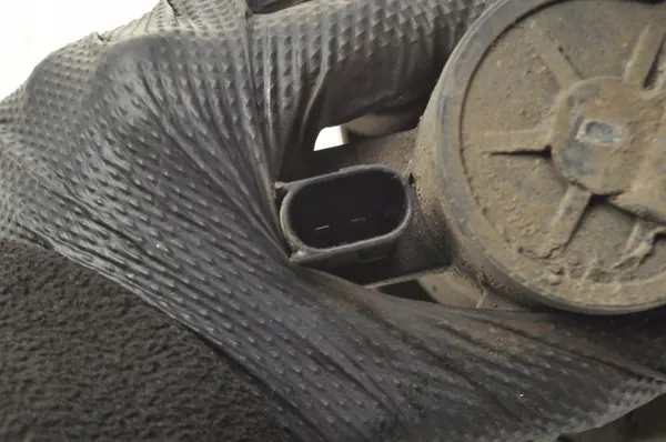 Volvo XC60 2019 Vänster Bakre Bromsok OEM 32217363 image 3