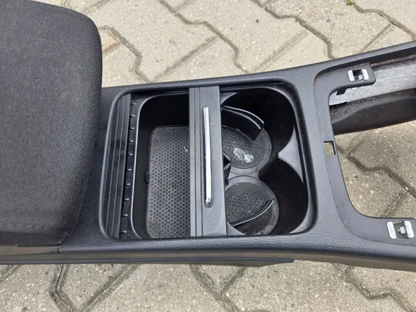 Accoudoir console centrale VW Passat B6 OEM 0649117639 image 6