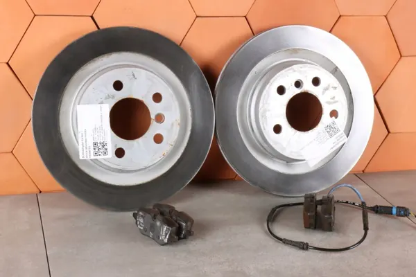 BMW OEM 6891086 Bremscheiben & Beläge Hinten image 2