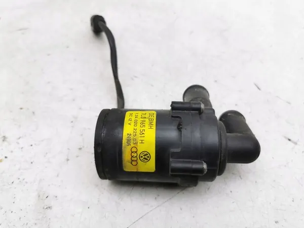 Vattencirkulationspump Audi Q7 4L 2006 7L0965561H image 4