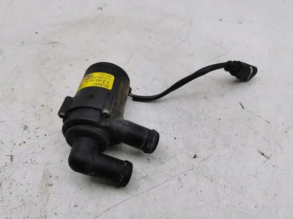 Vattencirkulationspump Audi Q7 4L 2006 7L0965561H image 6