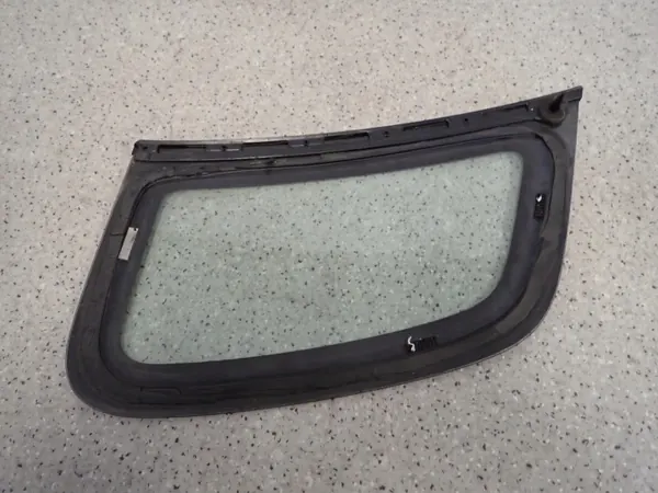 Suzuki Ignis 00-03 bak höger karossglas OEM image 3