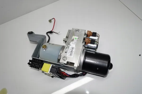 Mercedes CLK W209 kattomoduuli pumppu OEM 2098000330 image 3