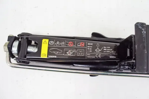 UW163 32243744 Volvo XC40 T3 Cric Trapézoïdal image 5