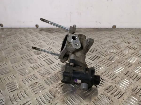 Honda EGR-venttiili OEM FBZ3954 - Käytetty osa image 4