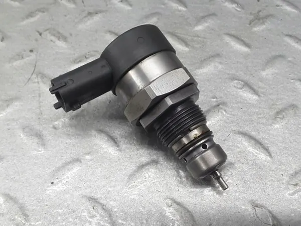 Régulateur pression carburant OEM 9671002980 Mitsubishi image 2