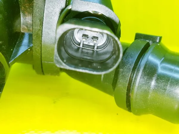 Carcaça do termostato Audi A4 B6 B7 A6 C5 2.0 FSI image 4