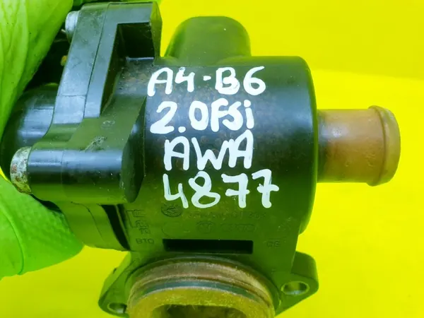 Carcaça do termostato Audi A4 B6 B7 A6 C5 2.0 FSI image 9