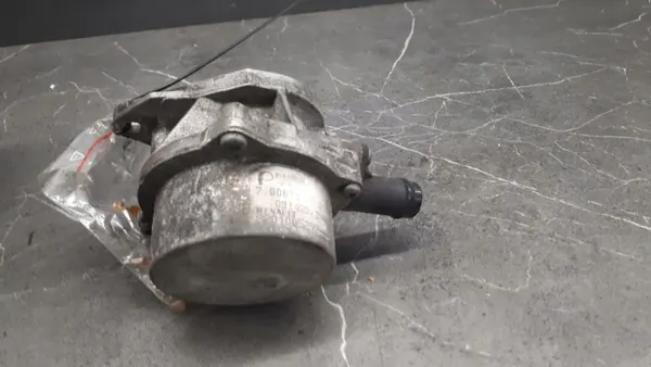 Renault Kangoo 1.5DCI Imupumppu 8201005297 image 7