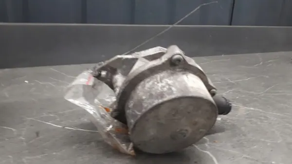 Renault Kangoo 1.5DCI Imupumppu 8201005297 image 8