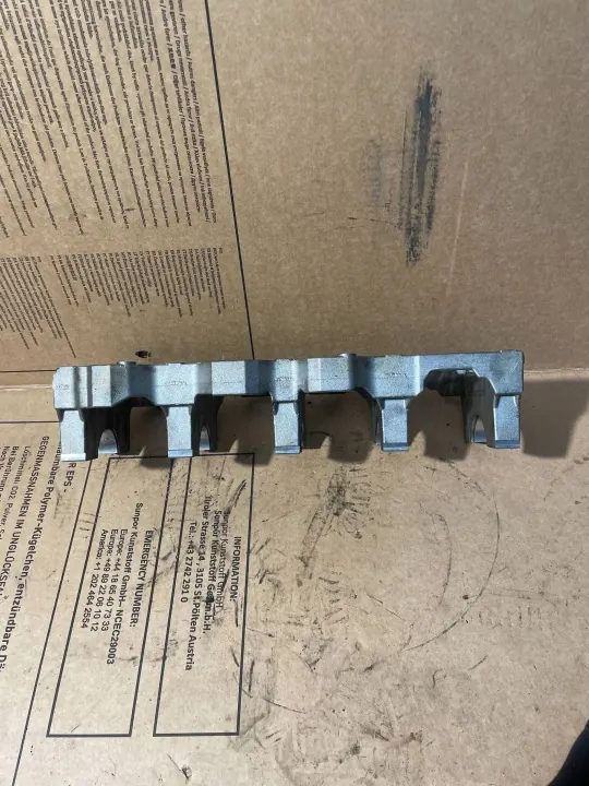 Suporte da cambota Volvo V50 2011 OEM image 5