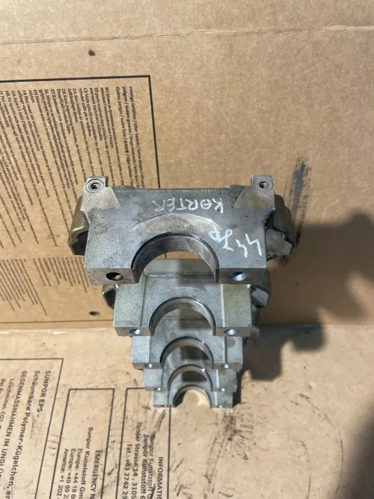 Suporte da cambota Volvo V50 2011 OEM image 7