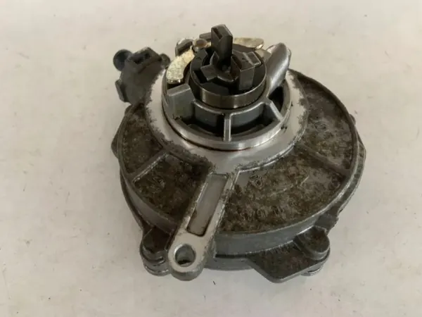 Audi Q7 Vacuümpomp OEM 06E145100Q - Gebruikt image 2