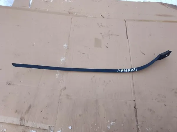 Maserati Levante Rechte Fensterleiste OEM 670040327 image 2