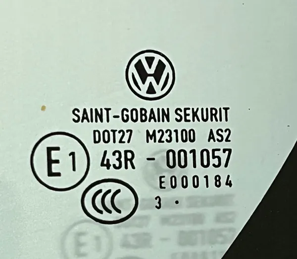 VW Golf 7 Vasemman Takaluukun Lasi 5G6845213B image 2