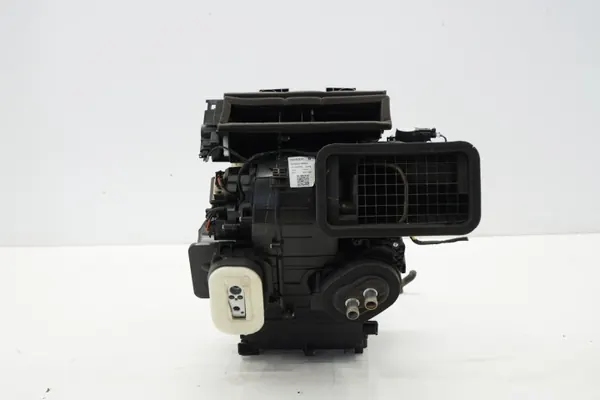 Renault Clio V värmefläkt OEM 272703658R image 2