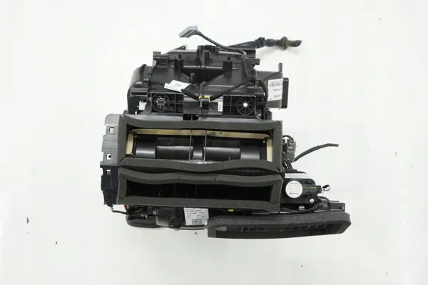 Renault Clio V värmefläkt OEM 272703658R image 4