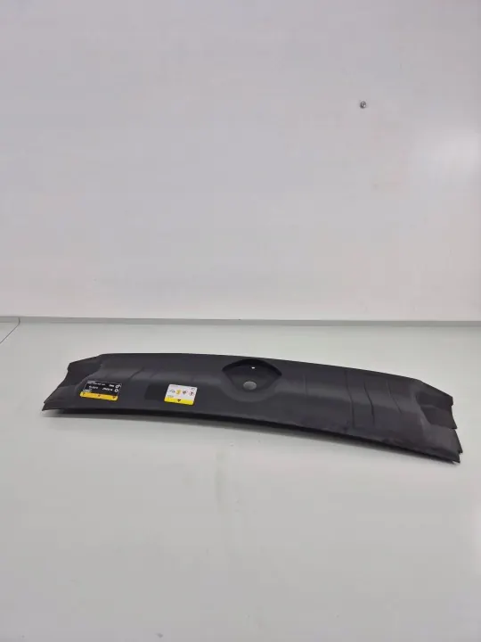 OEM 8W6807081CE Framre Remsskydd Audi image 3